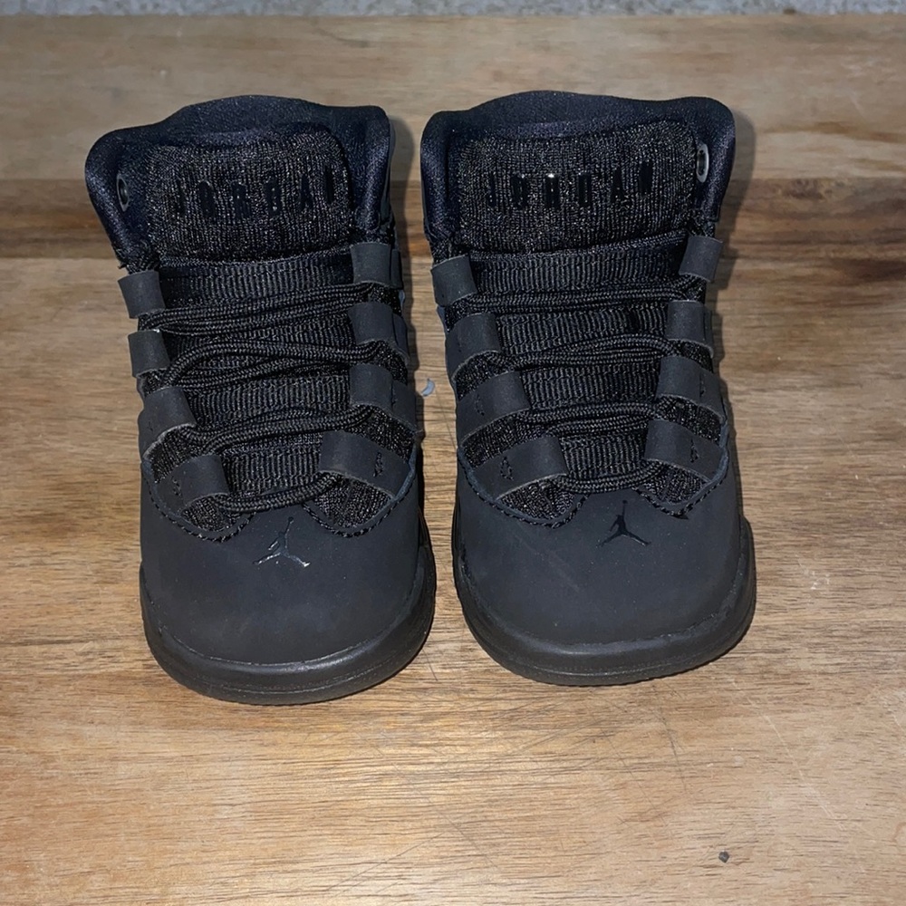 Baby/toddler Jordan Max Aura Blazk (AQ9215-001) Size 4c